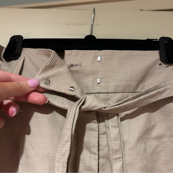 Aritzia Wilfred Shorts - Picture 4 of 10